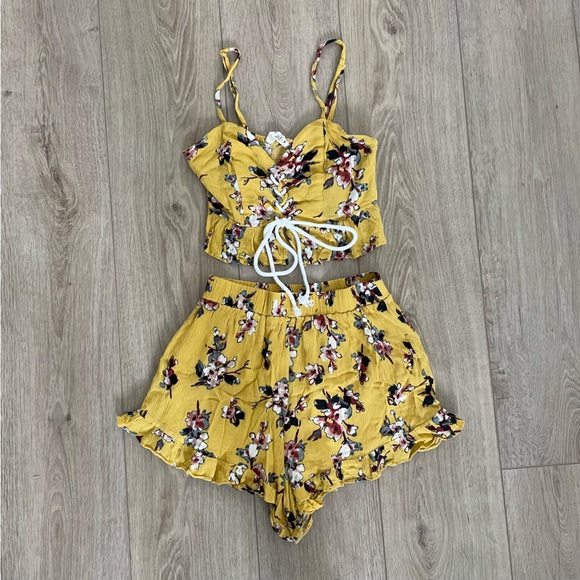 Two Piece Set - Picture 1 of 6